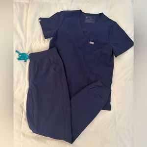 Figs Navy scrub set